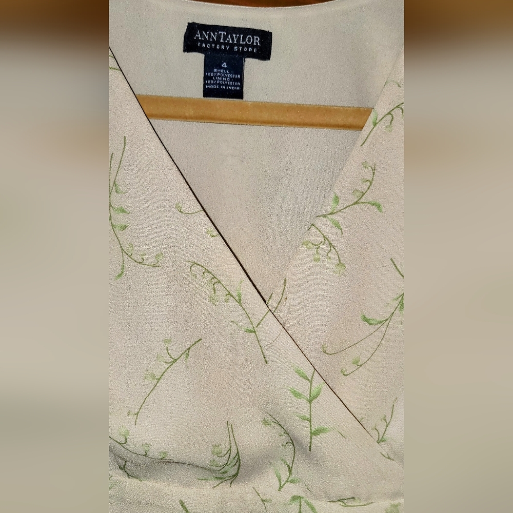 Ann Taylor chiffon blouse - Picture 2 of 9